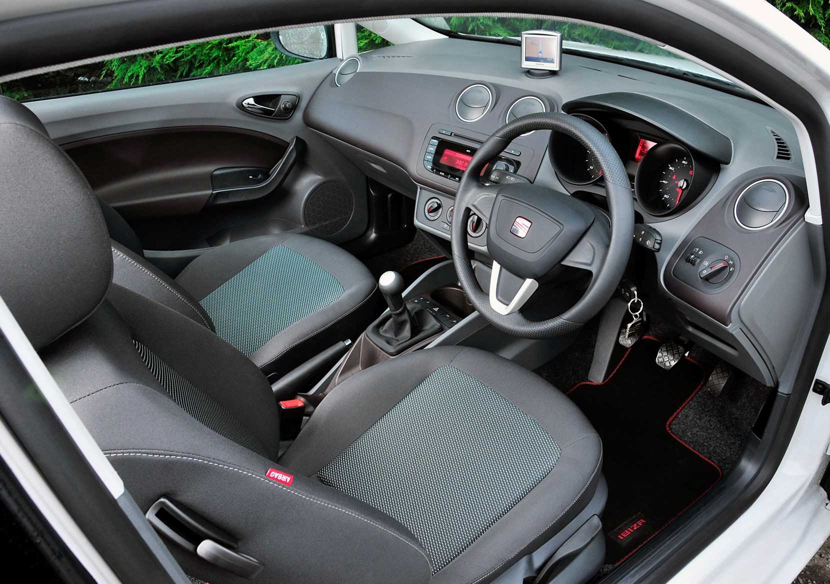 Seat ibiza: поколения, кузова по годам, история модели и года выпуска, рестайлинг, характеристики, габариты, фото - carsweek