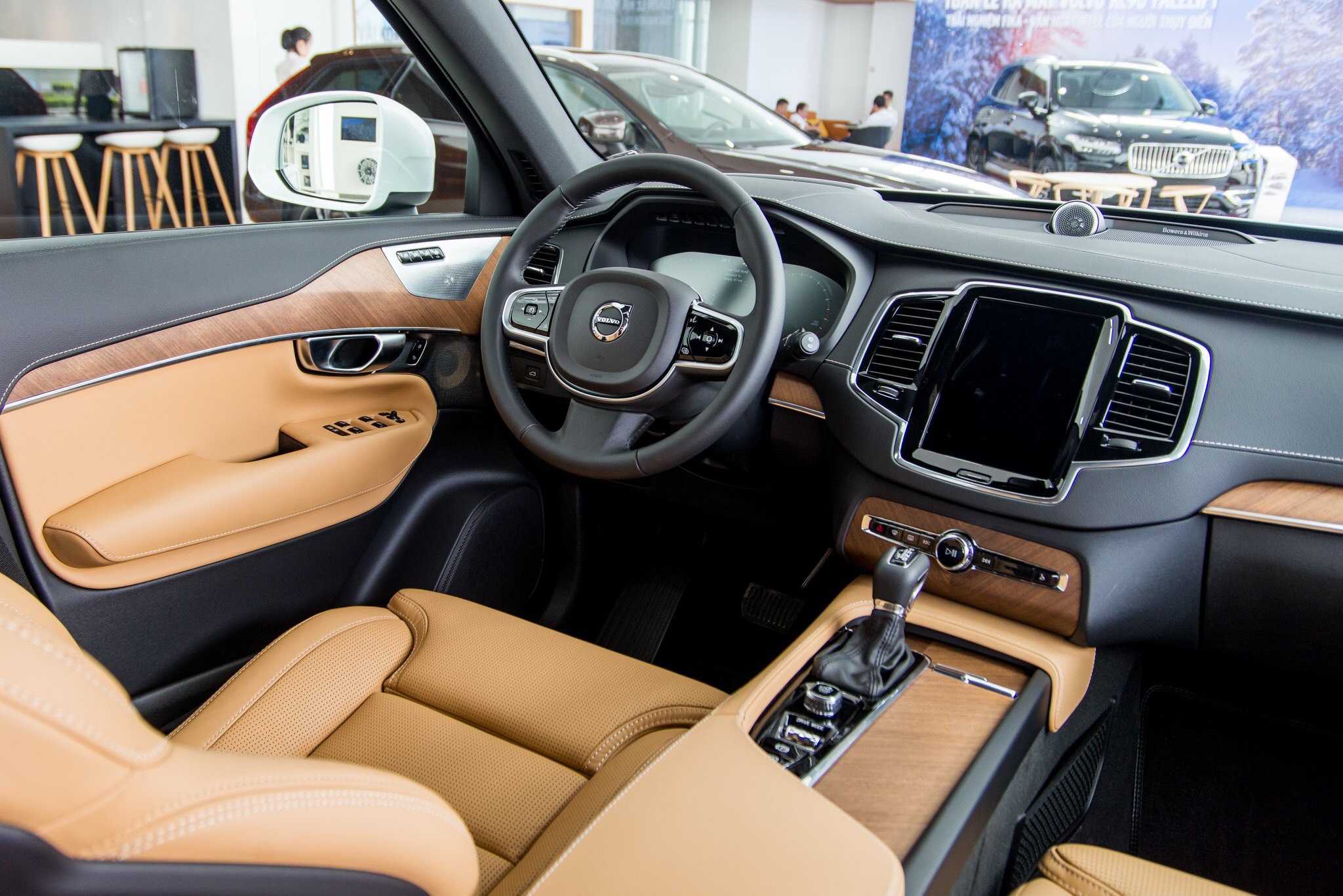 «вольво тунберг» за 5 379 000 рублей. кому пригодится гибридный volvo xc60 t8 twin engine?