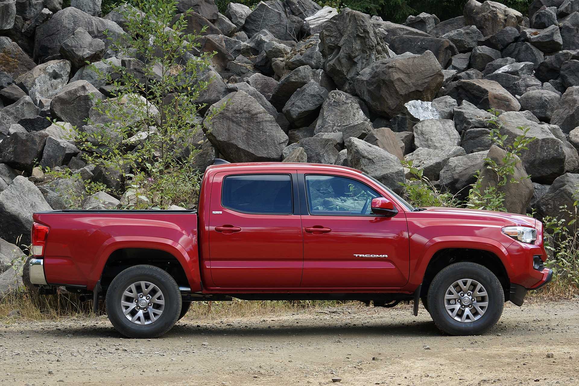 Популярный среднеразмерный пикап toyota tacoma 2016-2017 года, комплектации и фото