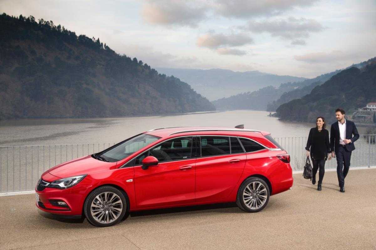 Opel astra sports tourer. универсал года