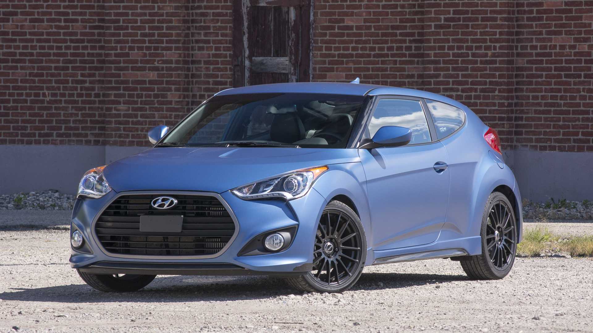 Обзор 4-дверного Hyundai Veloster 1-го поколения с фото Оснащение и стоимость Хендай Велостер, его технические характеристики