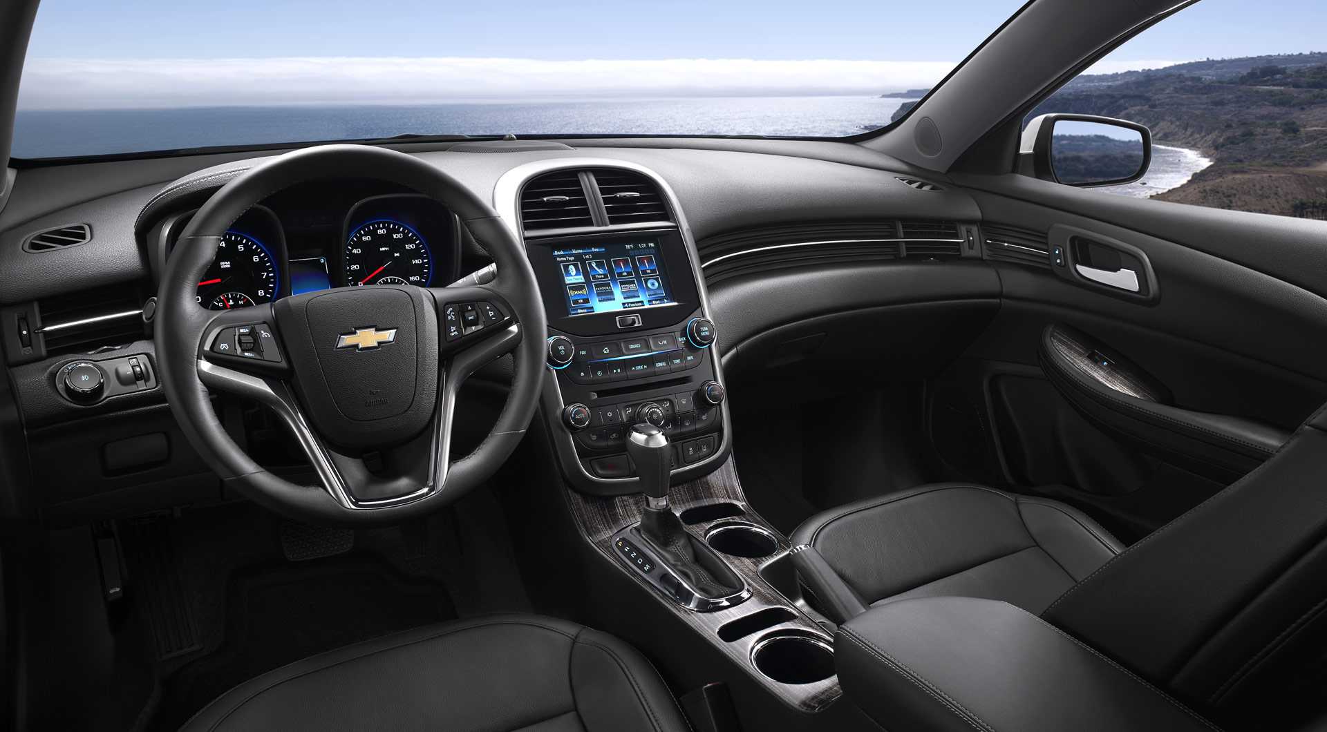 Перечень технических характеристик Chevrolet Malibu 8-го поколения и его стоимость в России Подробный обзор Шевроле Малибу 2012-2014 годов с фото