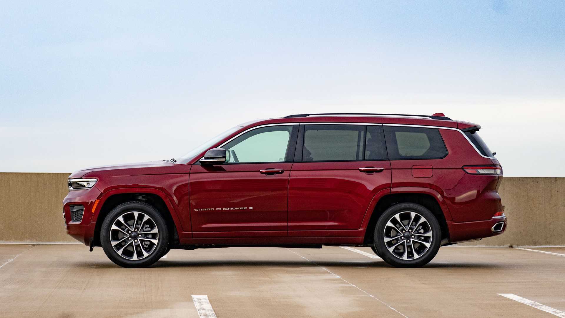 Джип гранд чероки срт 8: отличия спортивного внедорожника от обычного jeep grand cherokee