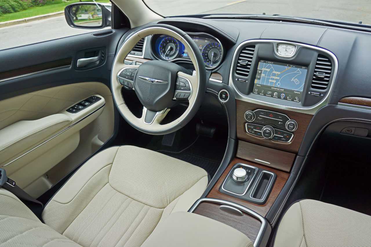 Chrysler 300c (крайслер 300c) 2023 - обзор модели c фото и видео