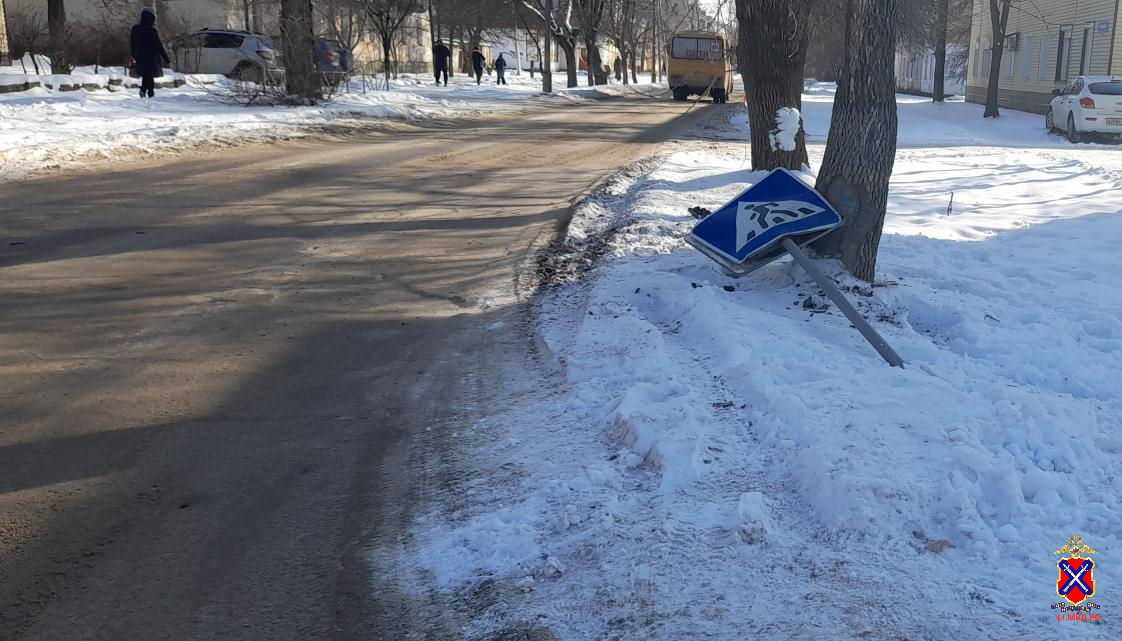 Штраф за сбитый дорожный знак при дтп