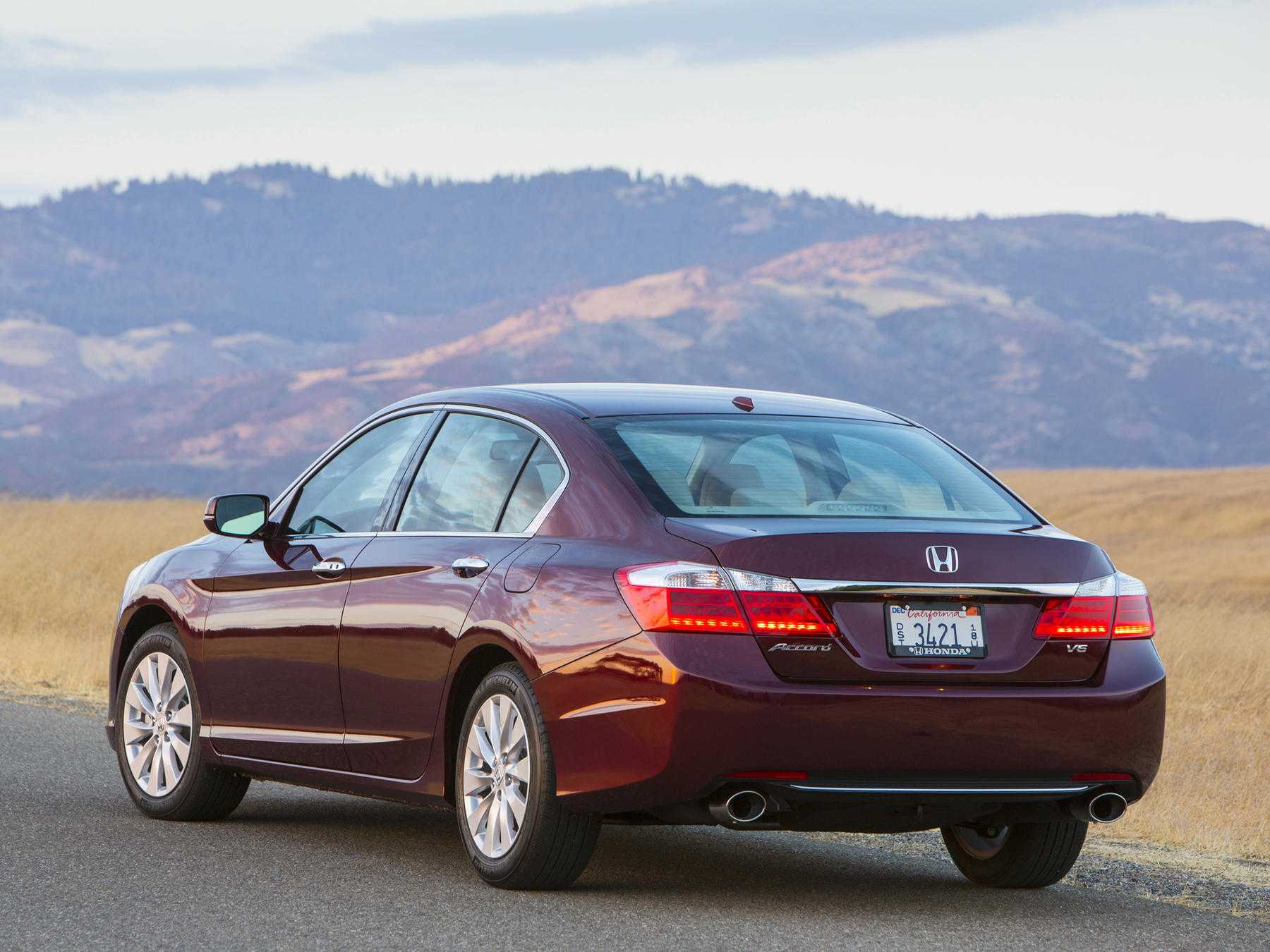 Первый взгляд honda accord 2023: лучшее вернулось, но…