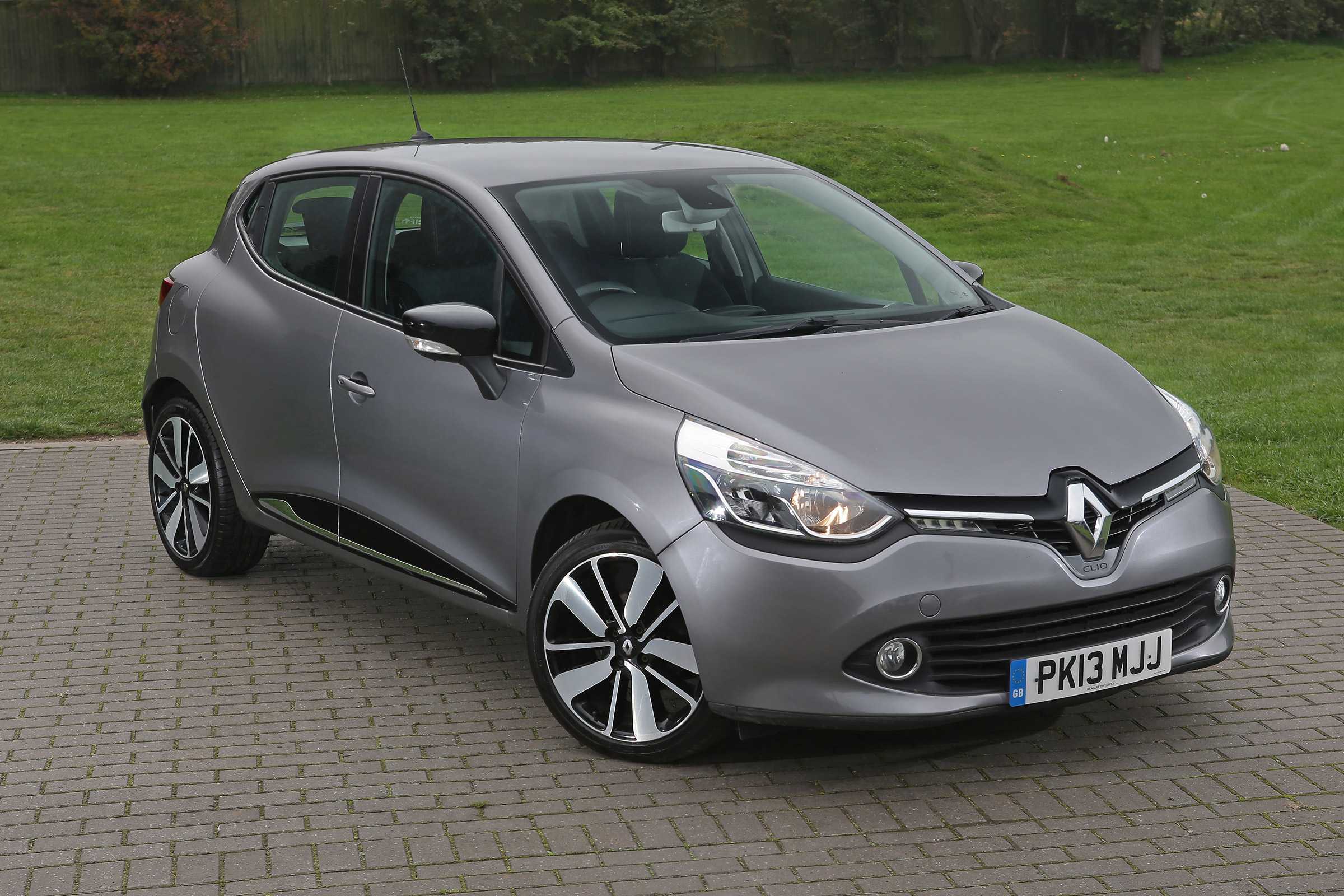 Перечень технических характеристик Renault Clio 4 и стоимость Обзор хэтчбека и универсала Рено Клио 4 с фото