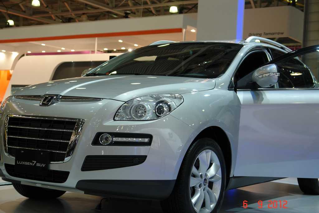 Luxgen u6 turbo (2014) › характеристики, описание, видео и фото лаксджин u6 турбо › autozov.ru