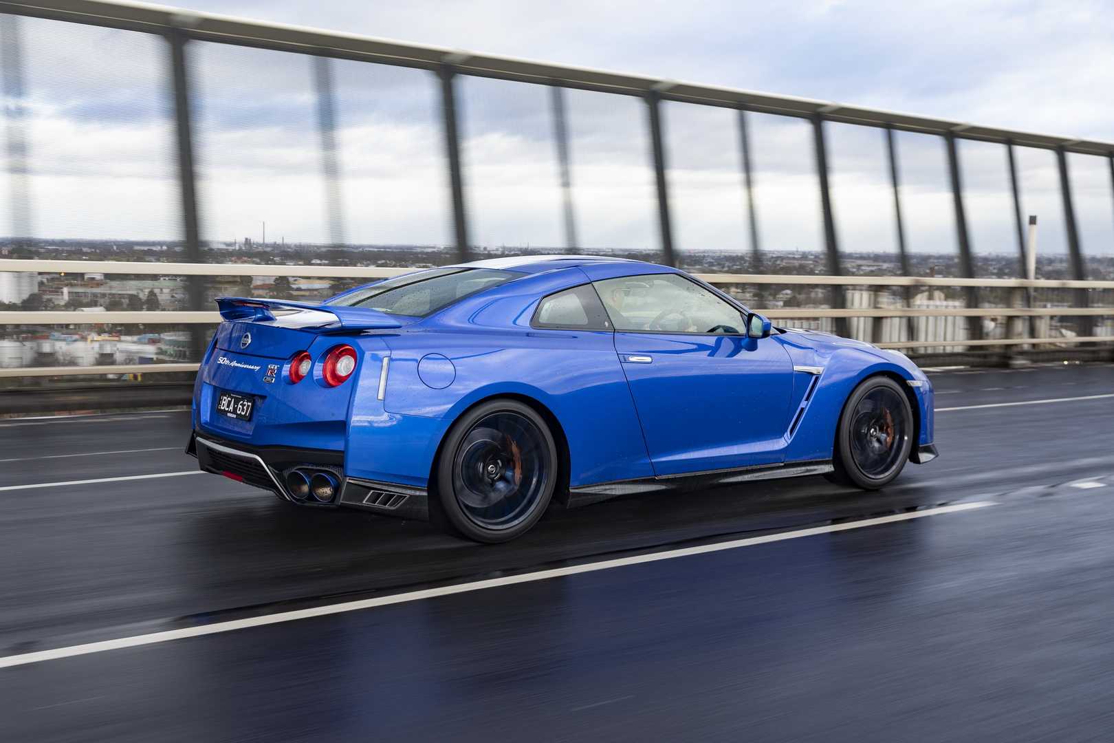 Представлен обновленный nissan gt-r