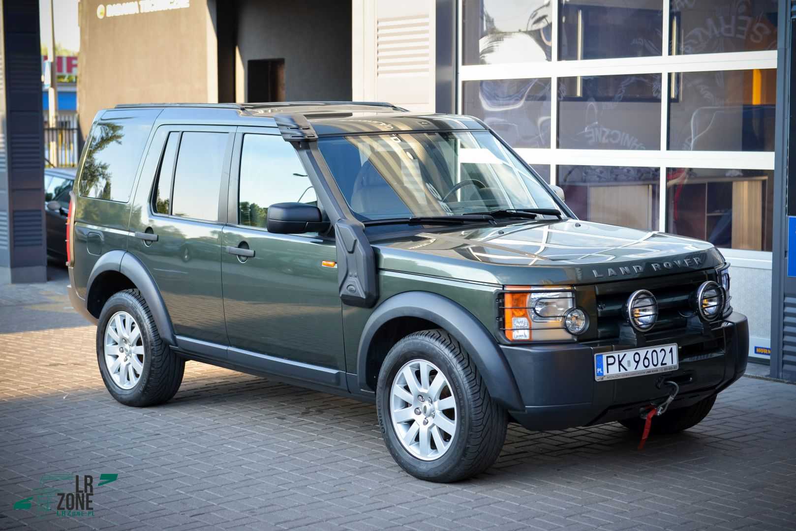 Land rover discovery iv цены от официального дилера, обзор двигателя, габариты, комплектации, отзывы | автопортал osalonah.ru
