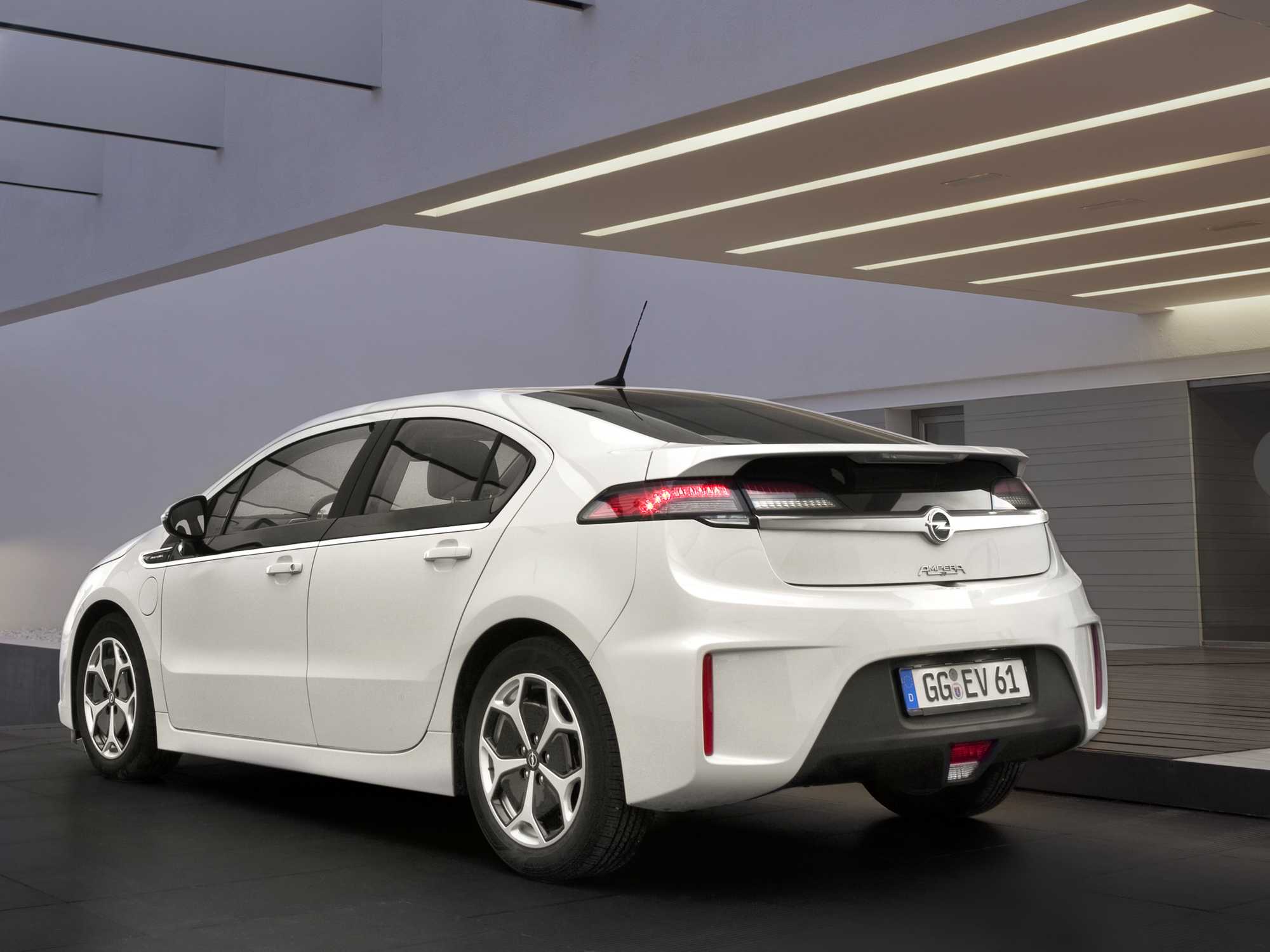Что такое подключаемый гибрид или плагин-гибрид (plug-in hybrid)?