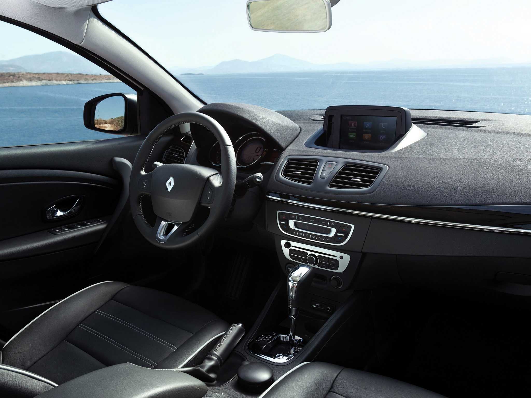 Новый renault fluence