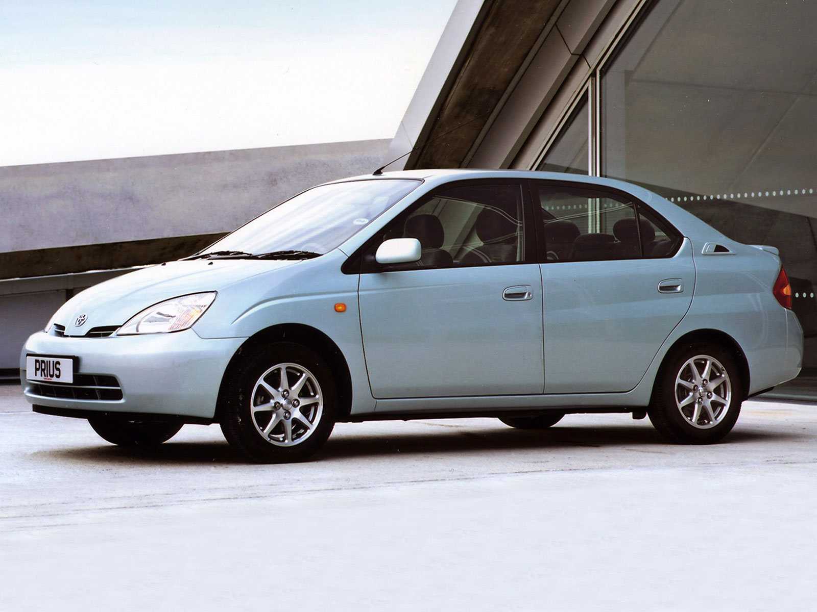 Слабые места и недостатки toyota prius 30 с пробегом