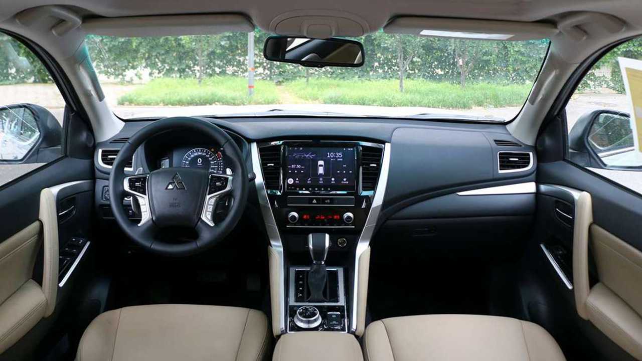Mitsubishi pajero sport: поколения, кузова по годам, история модели и года выпуска, рестайлинг, характеристики, габариты, фото - carsweek