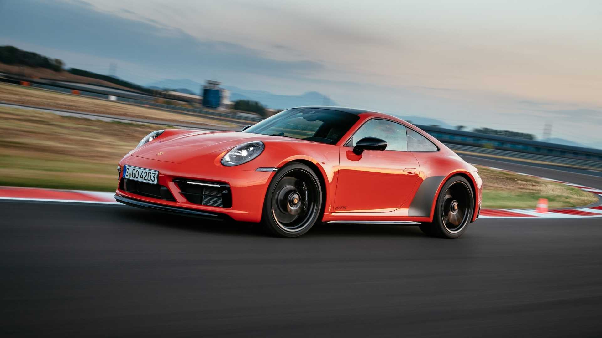 Обзор porsche 911 carrera 4 gts (2022).