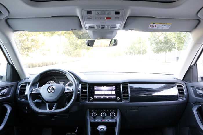 Seat представил компактный кроссовер arona