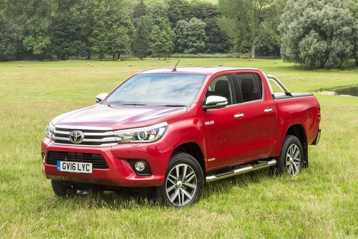 Видео тойоты хайлюкс. Тойота Хайлюкс 2015. Тойота Hilux 2015. Тойота Hilux 2016. Тойота пикап Хайлюкс 2015.