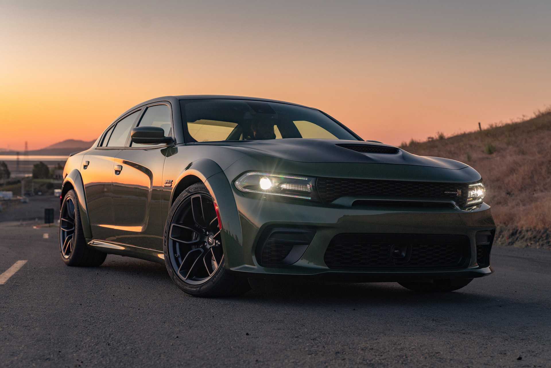 Dodge charger daytona и plymouth superbird: быстрейшие автомобили nascar 70-х